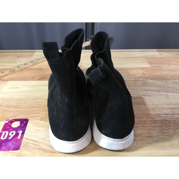 C La Canadienne Newport Women's Black Suede Waterproof Casual Chelsea Boot - Picture 3 of 7